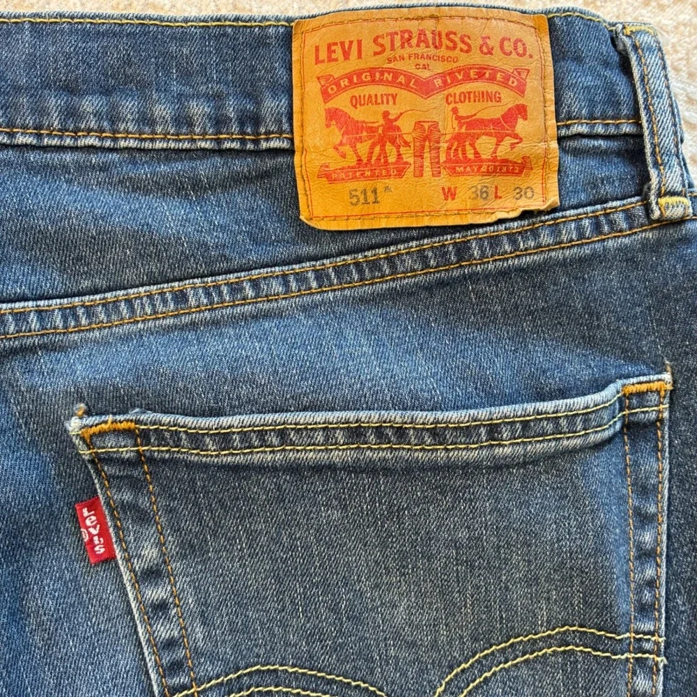Levis 511 Slim Fit Jeans Mens 36x30 Medium Wash Blue Denim Pants Americana